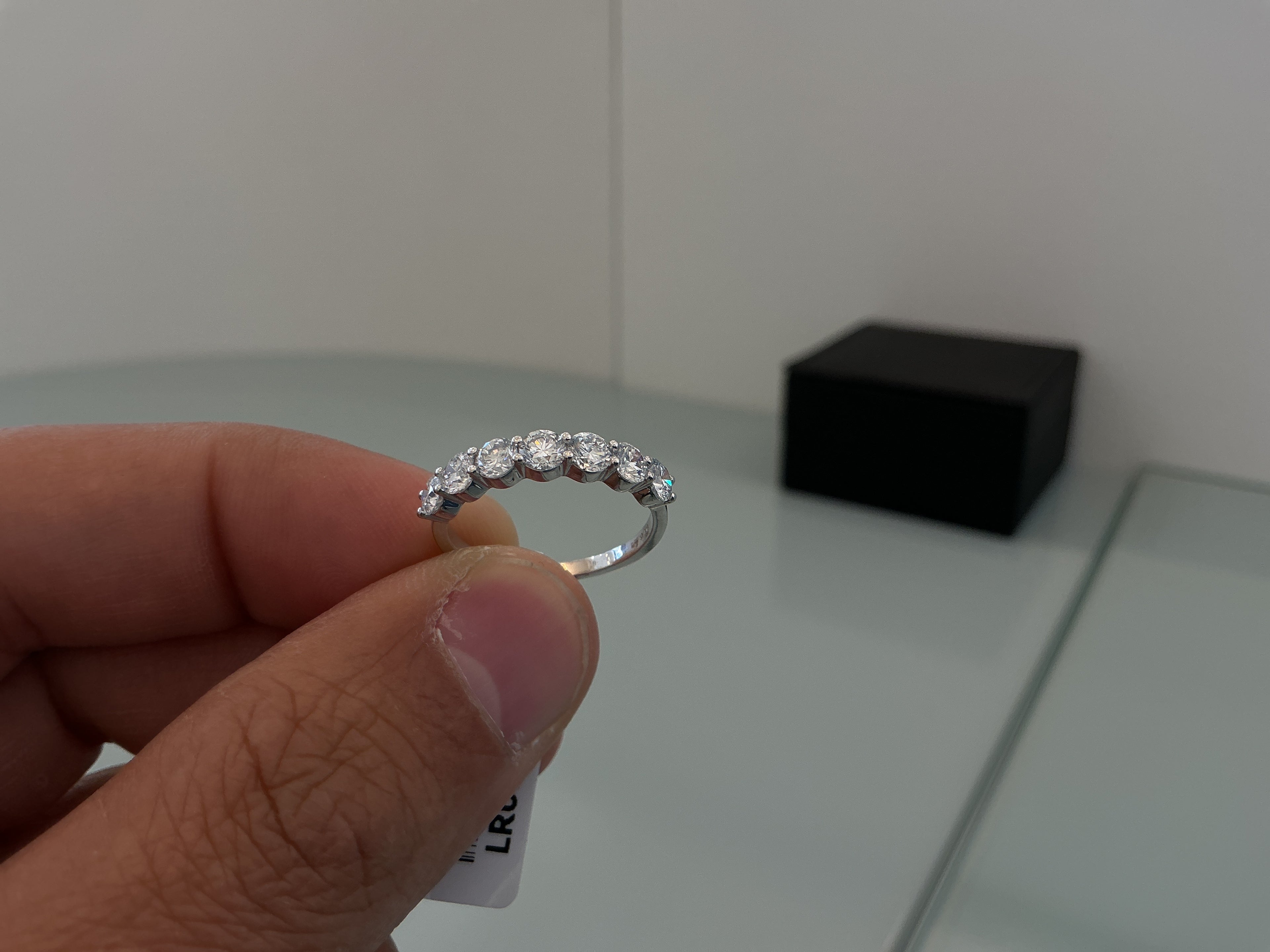 7S WHITE LINE ROUND LAB GROWN RING LR062