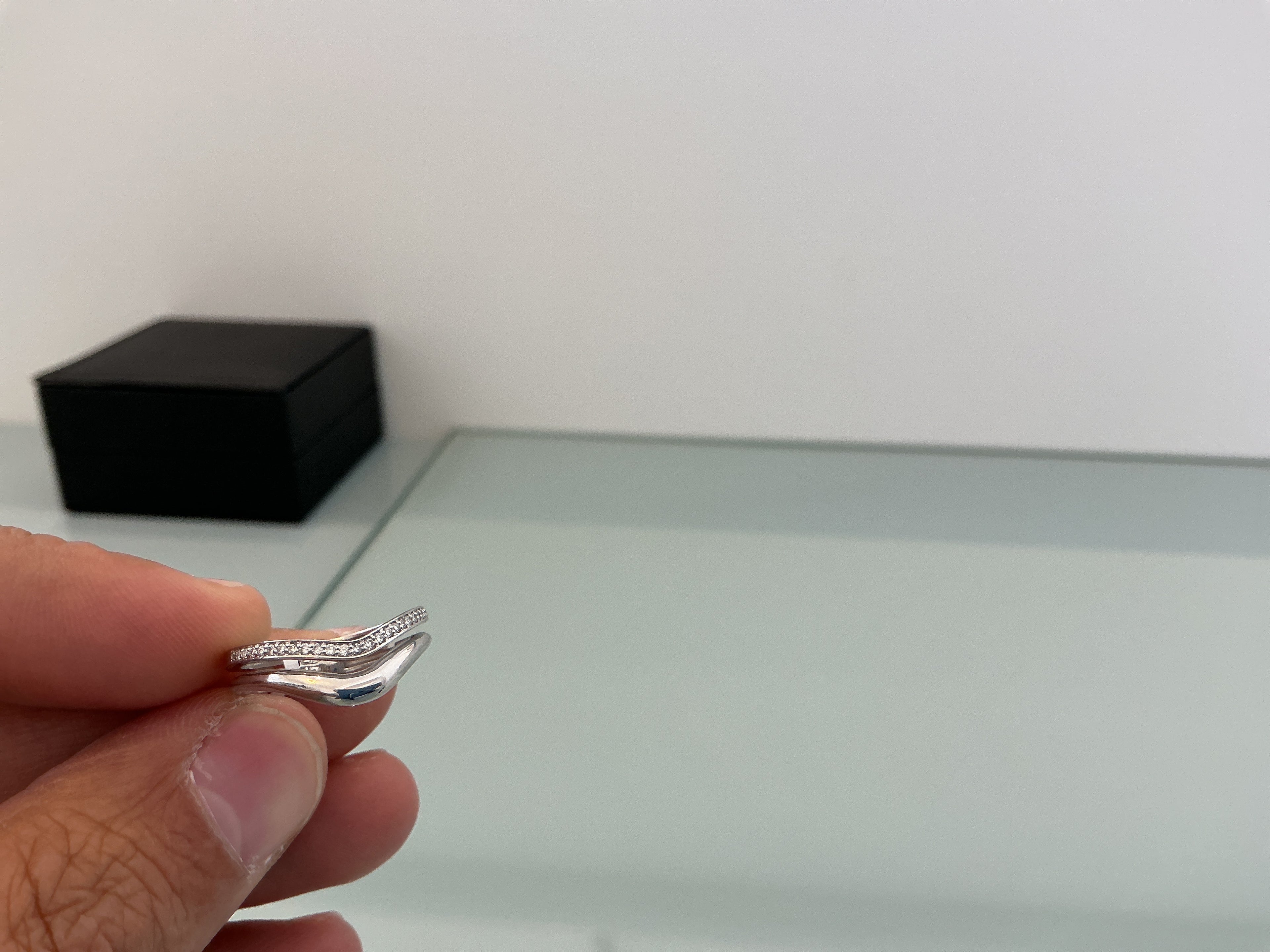 WHITE DOUBLE WAVY ROUND  LAB GROWN RING LR063