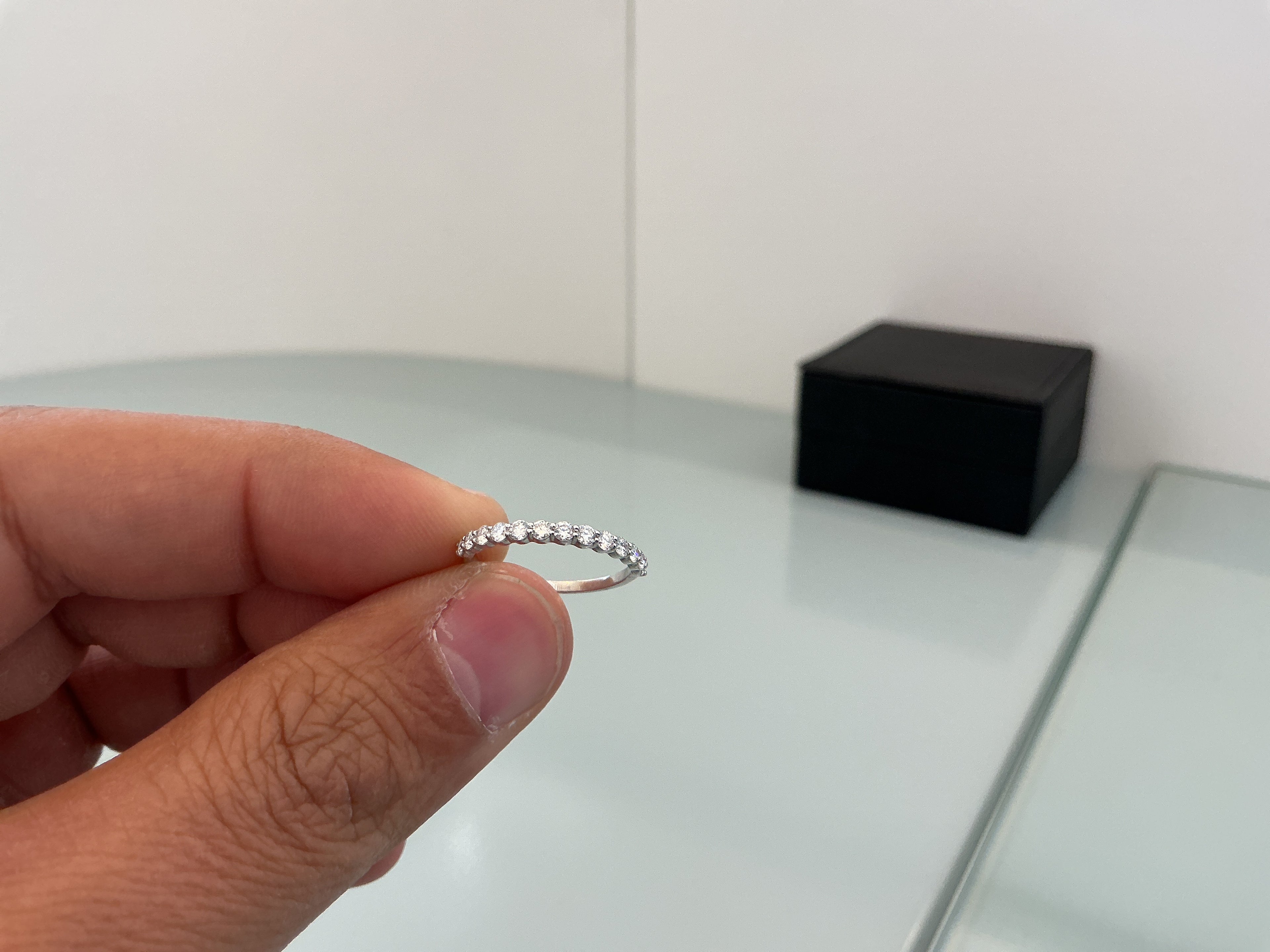 13S WHITE LINE  ROUND LAB GROWN RING LR061