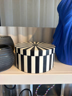 Round Monochrome Geometric Box