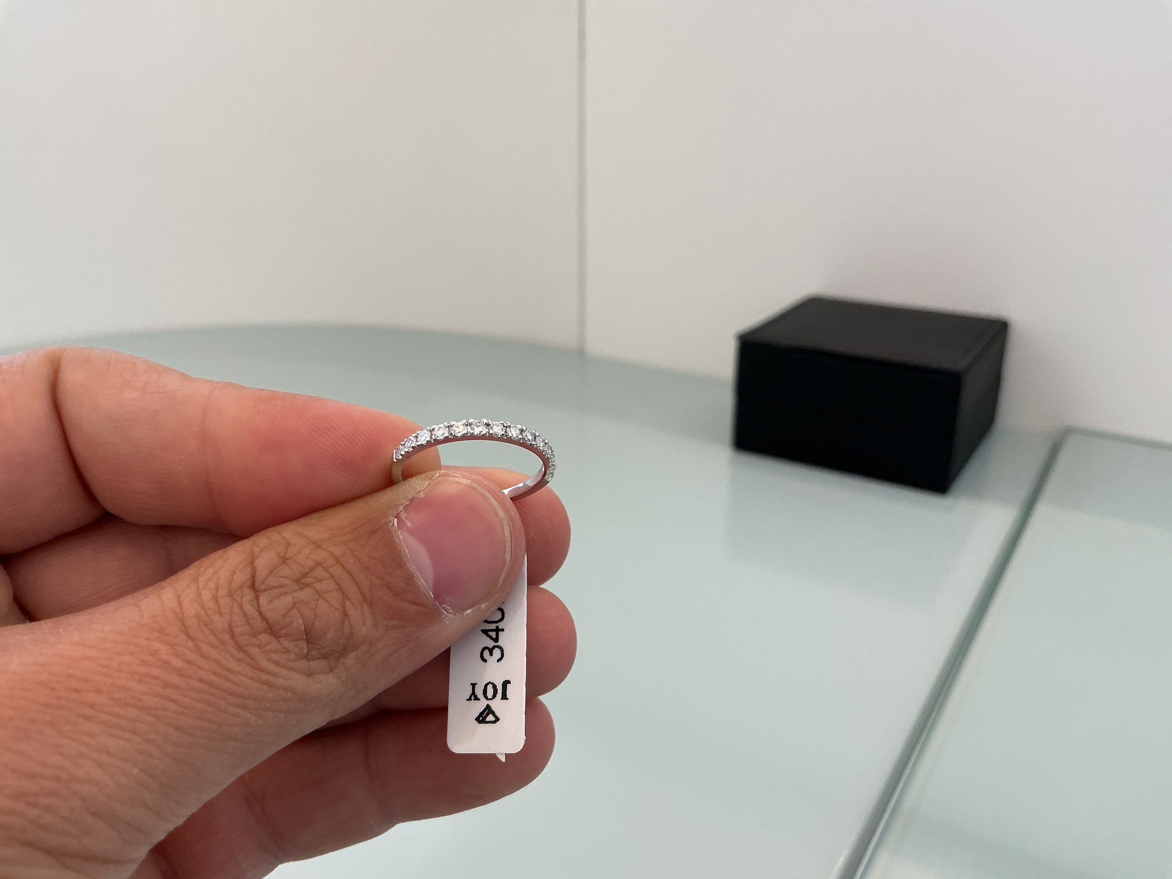 WHITE 1.85MM LINE ROUND LAB GROWN RING LR066