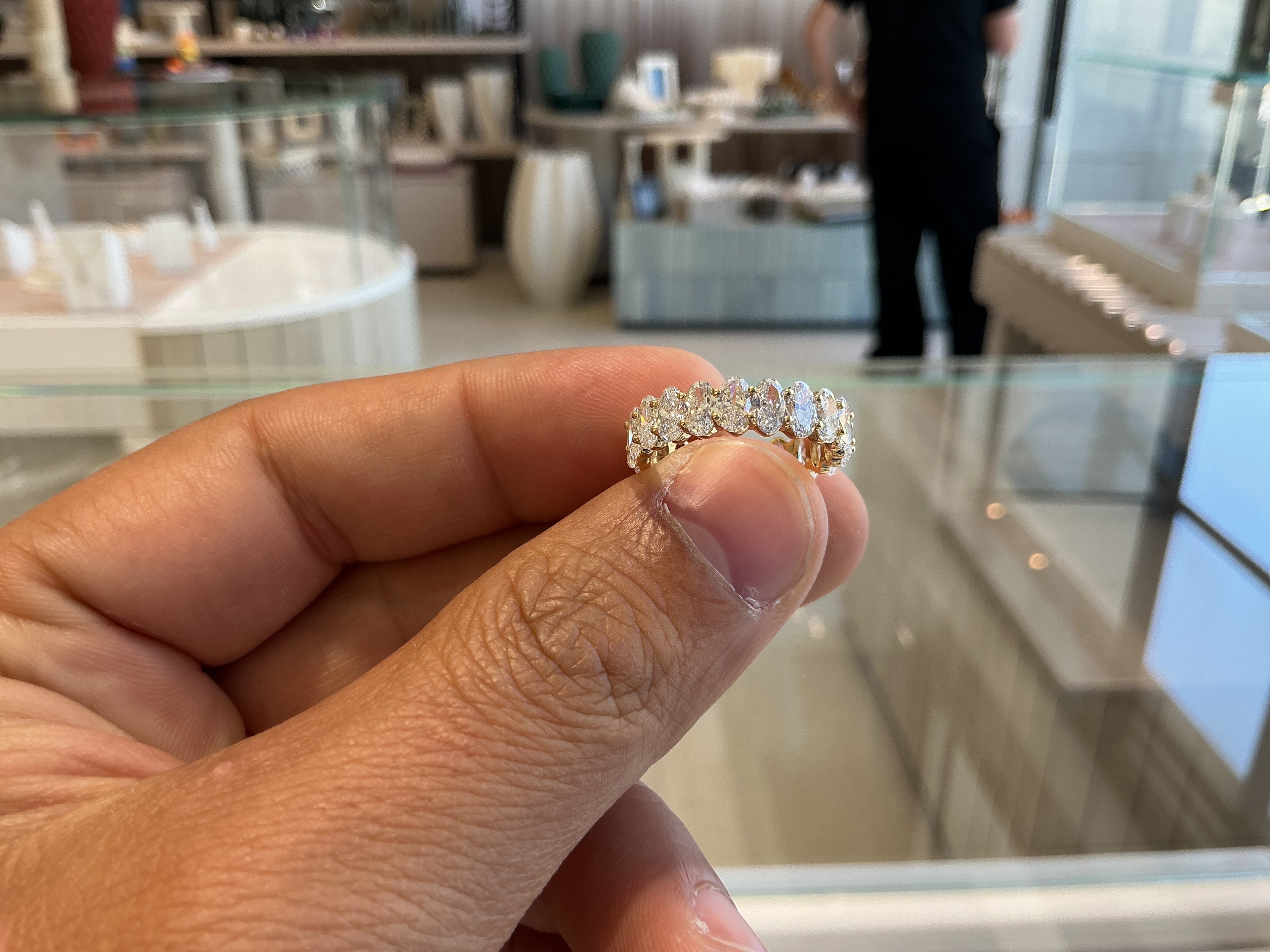 ALLAROUND OVAL LAB GROWN RING LR016
