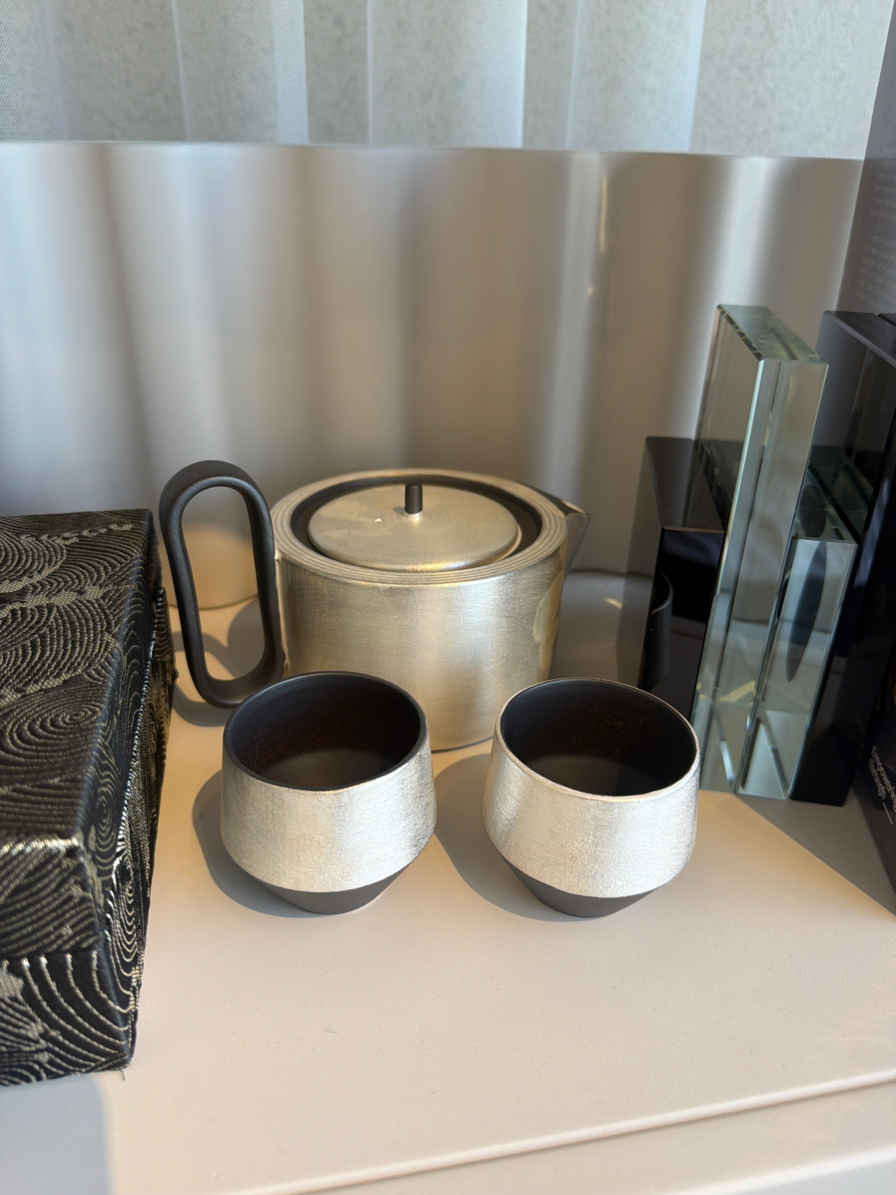 The Infinity Loop Teapot and cups