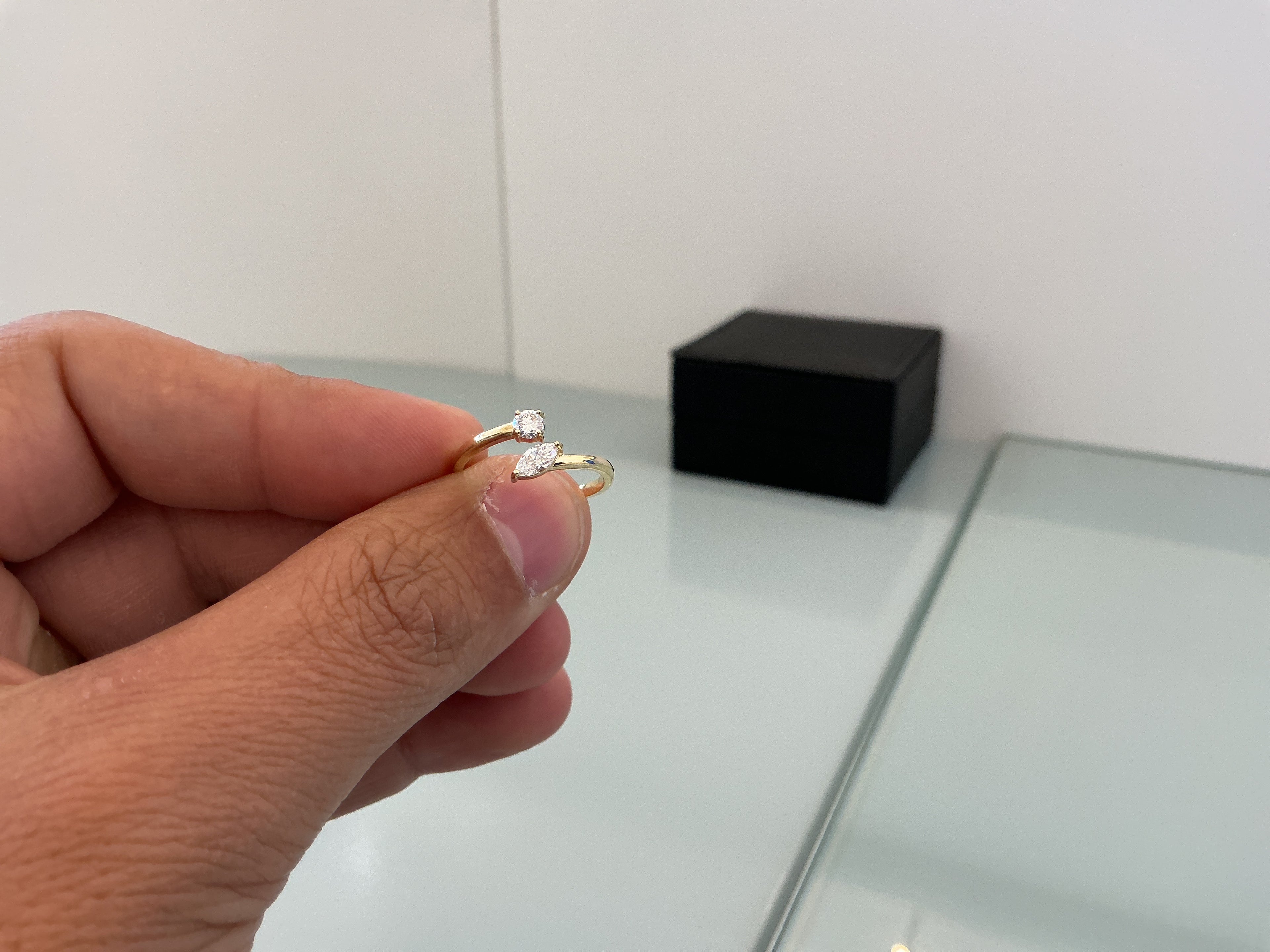 ROND AND  MARQUISE TWISTED LAB GROWN RING LR033