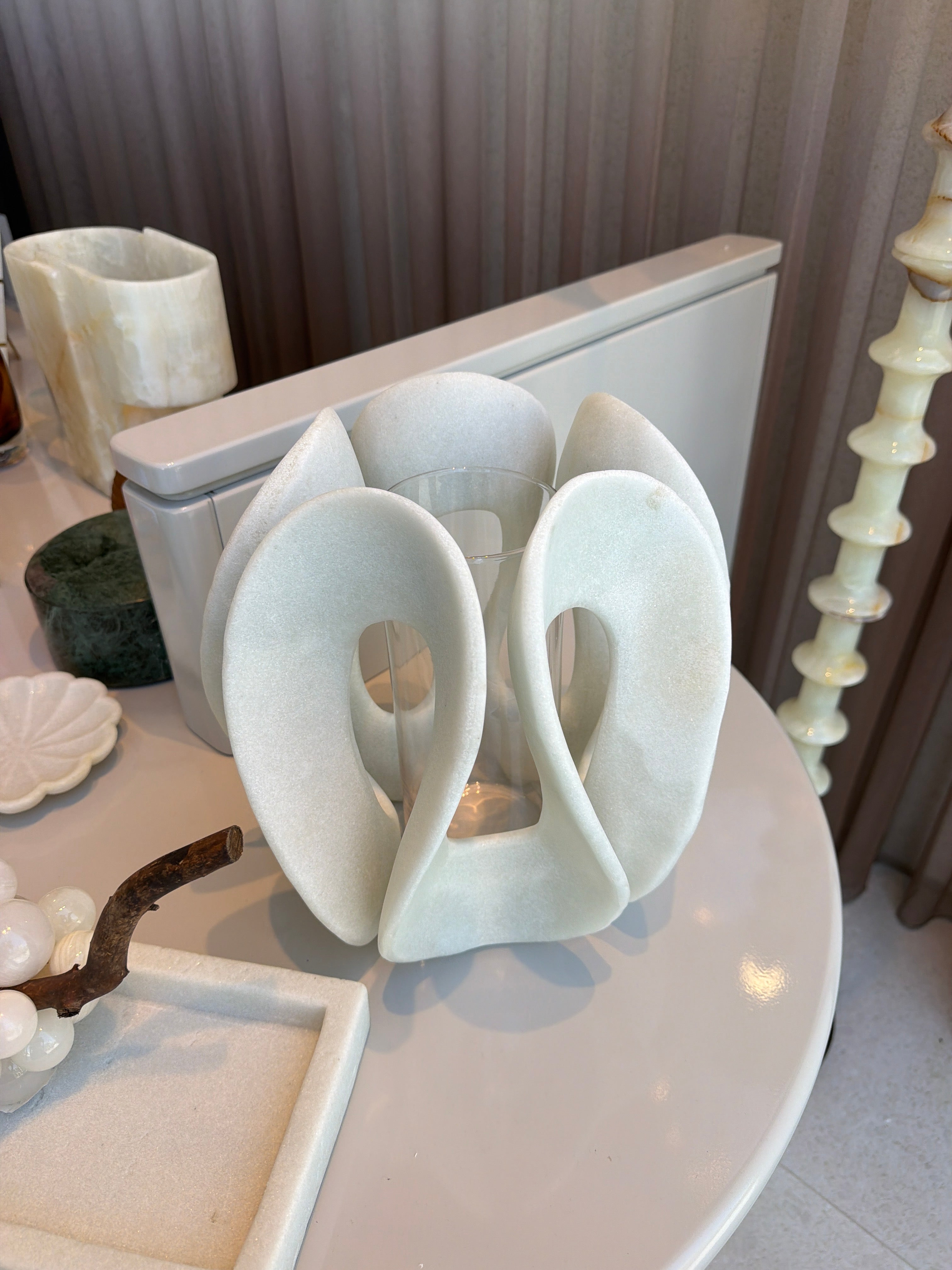 Heavy resin candle holder