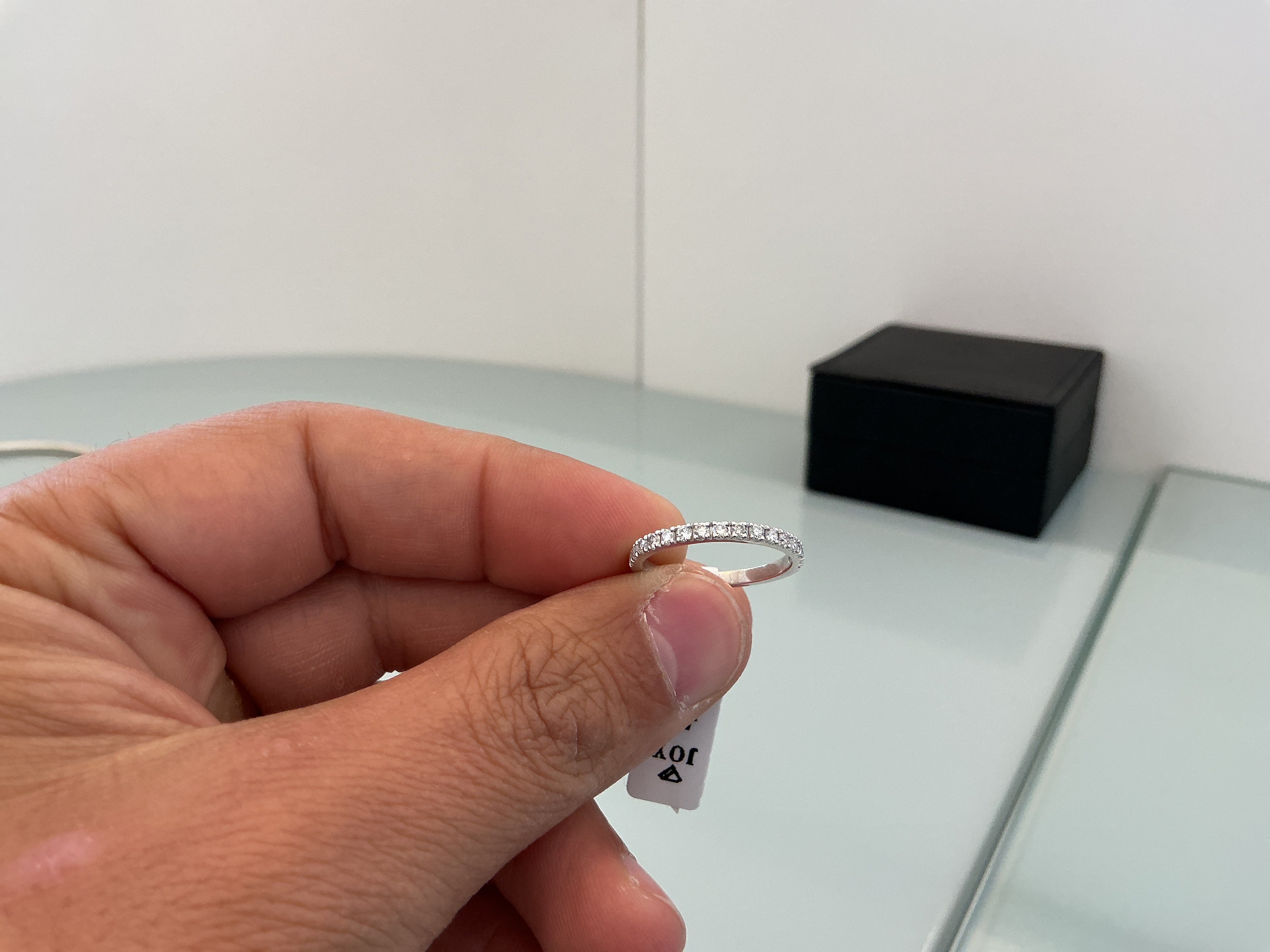 WHITE 1.7MM LINE ROUND LAB GROWN RING LR064