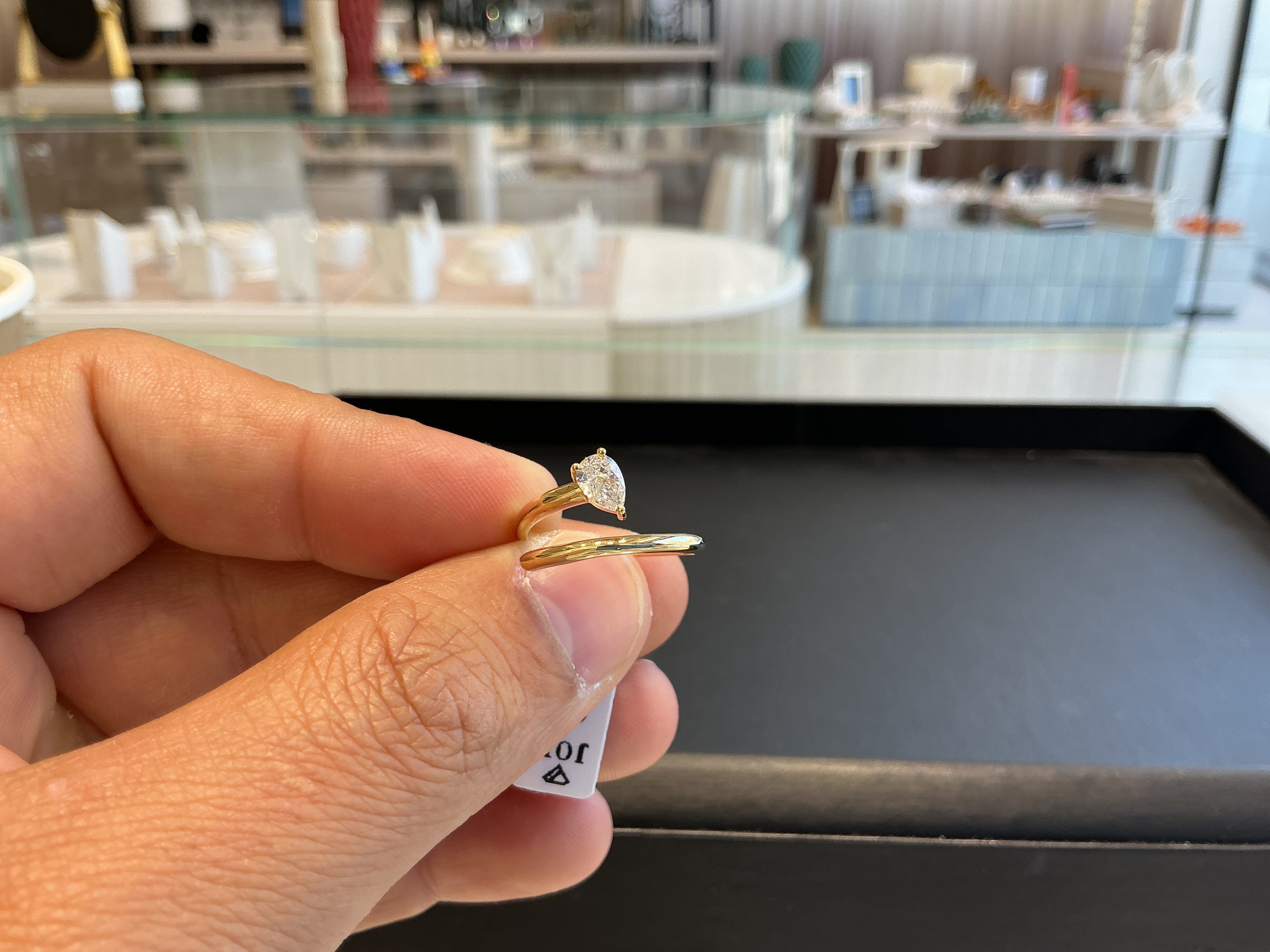 PEAR TWISTED LAB GROWN RING LR022
