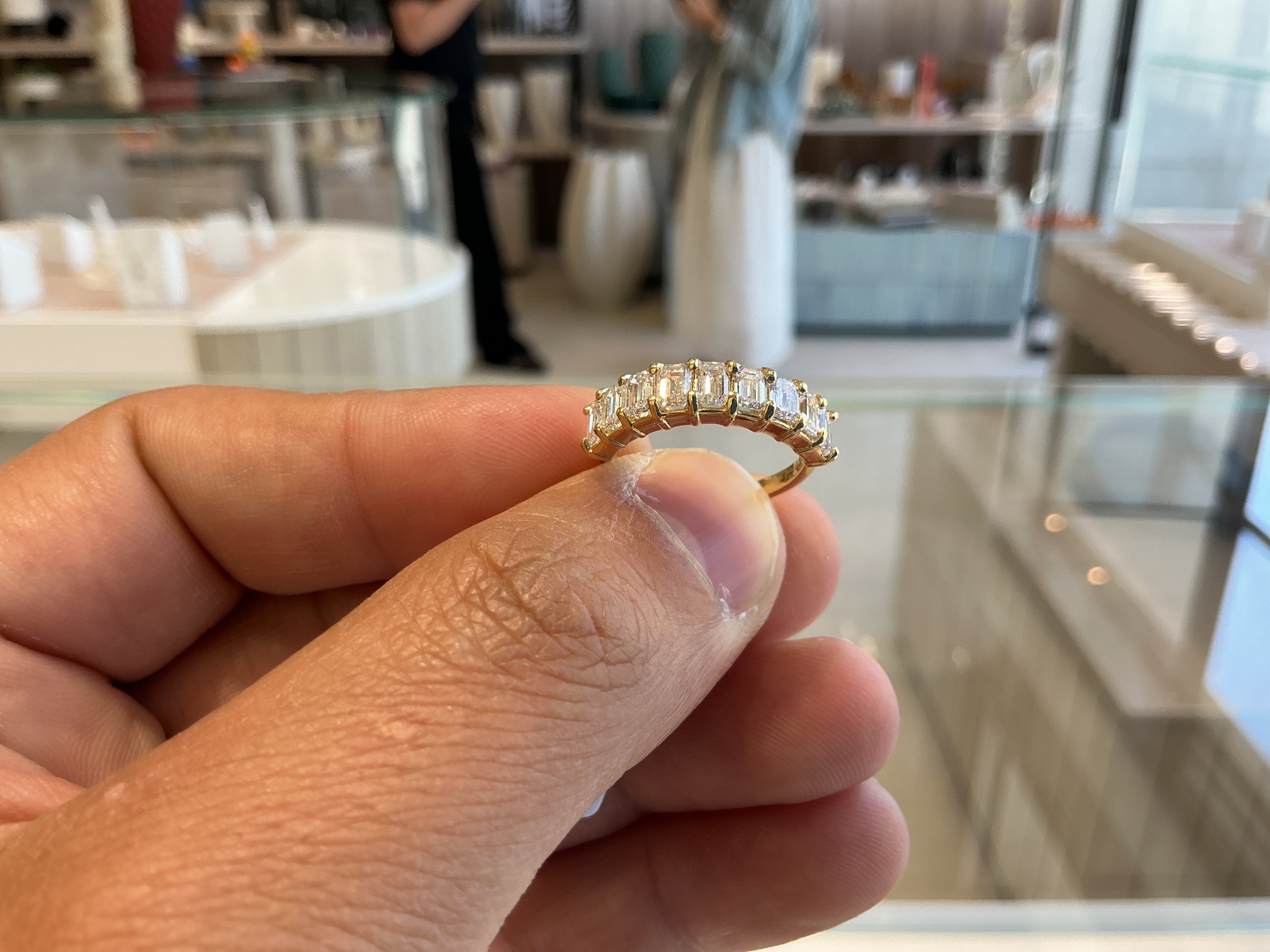 EMERALD LINE LAB GROWN RING LR002