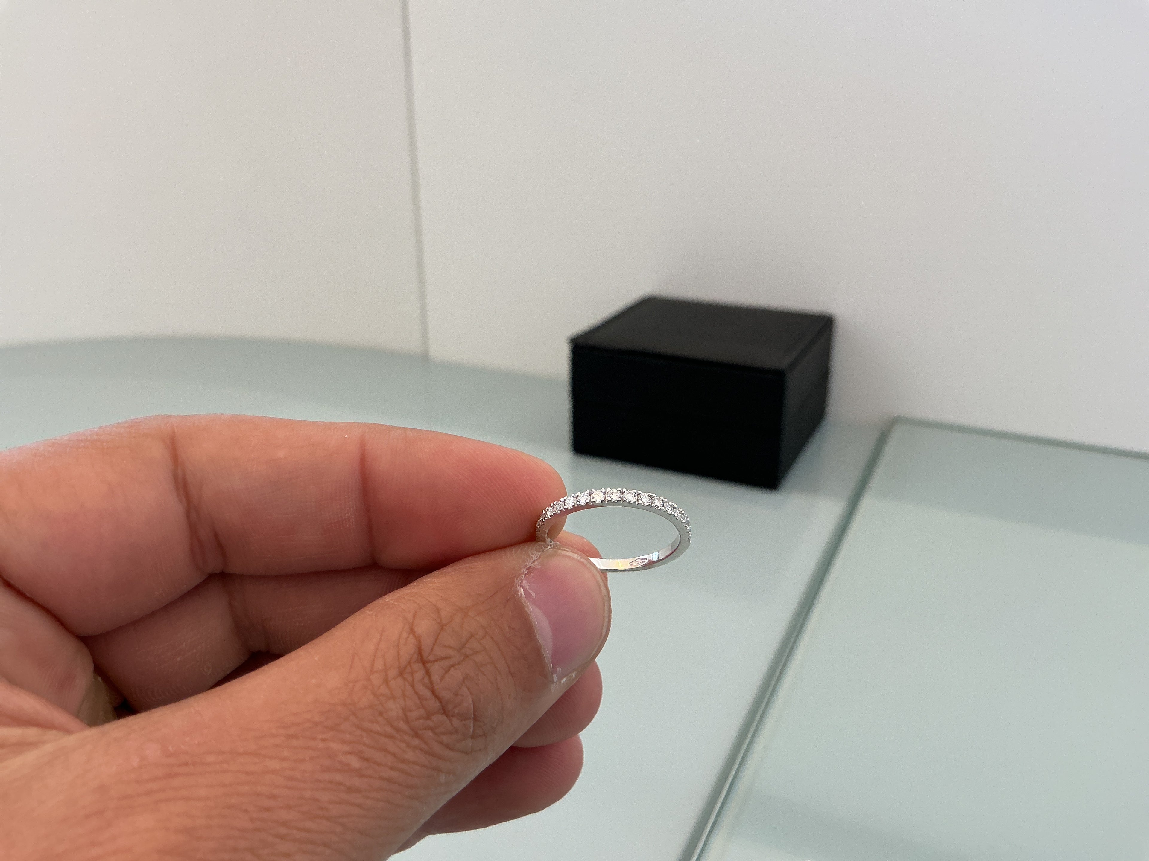 WHITE 1.65MM LINE ROUND LAB GROWN RING LR065